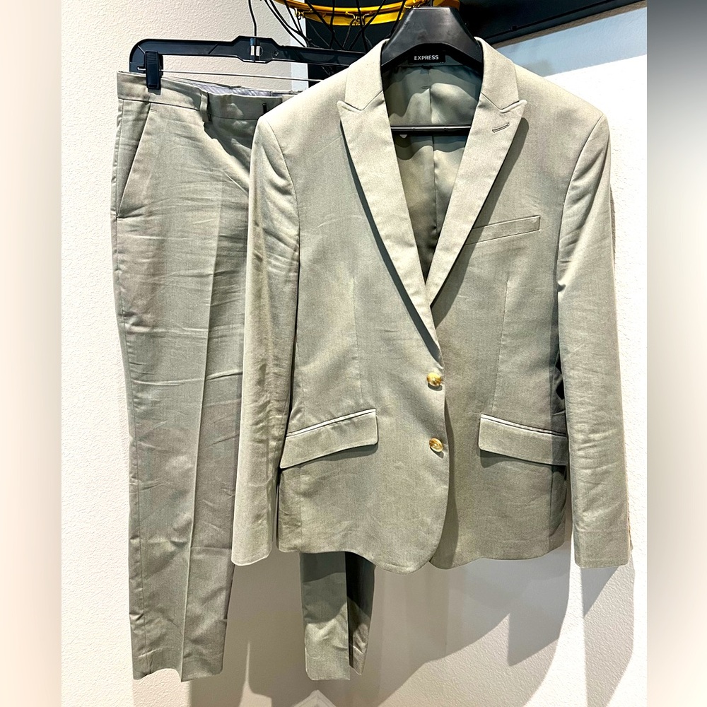 Express Slim Fit Olive Green Full Suit 38R with 31x30 Pants